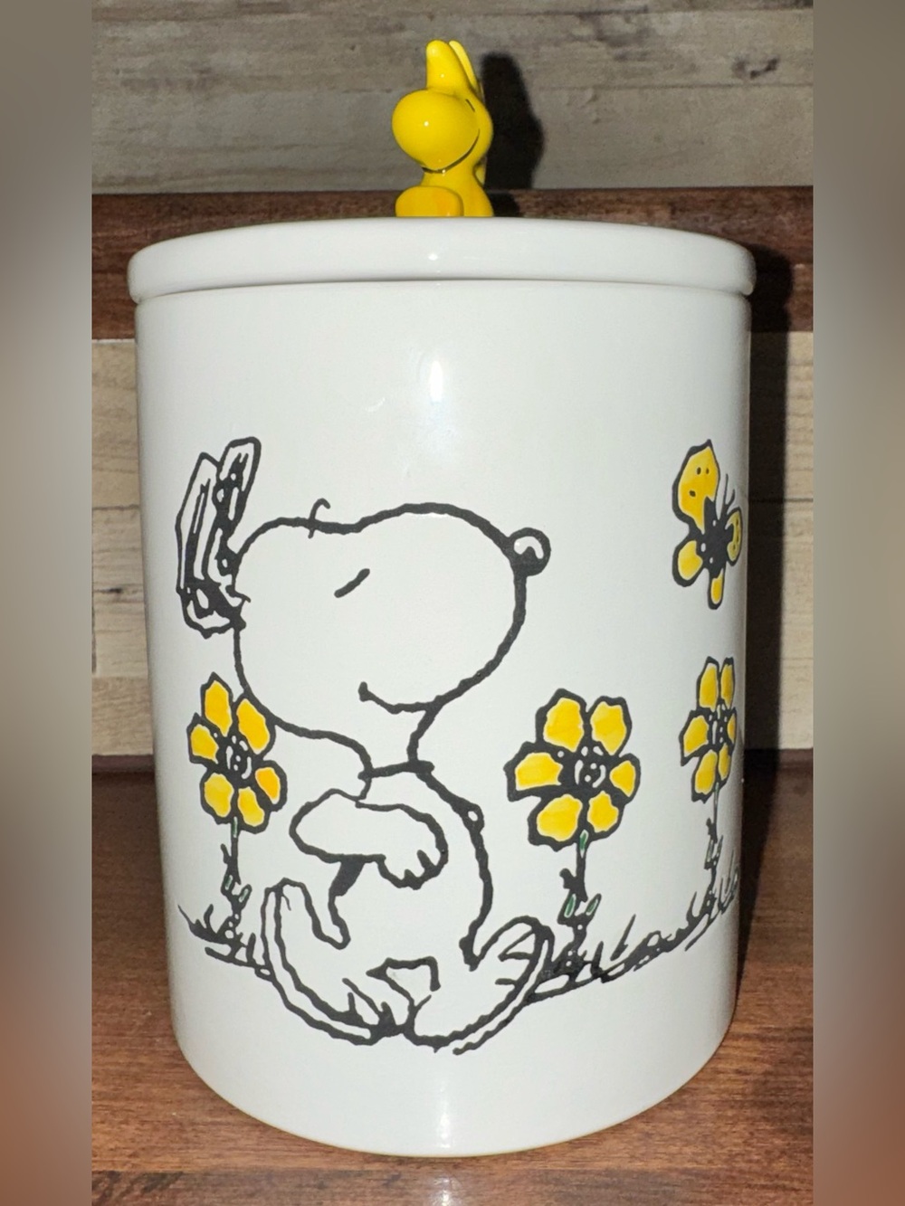 Super Cute 🥰 Snoopy Ceramic Canister with Yellow Woodstock Lid Topper 8” Tall